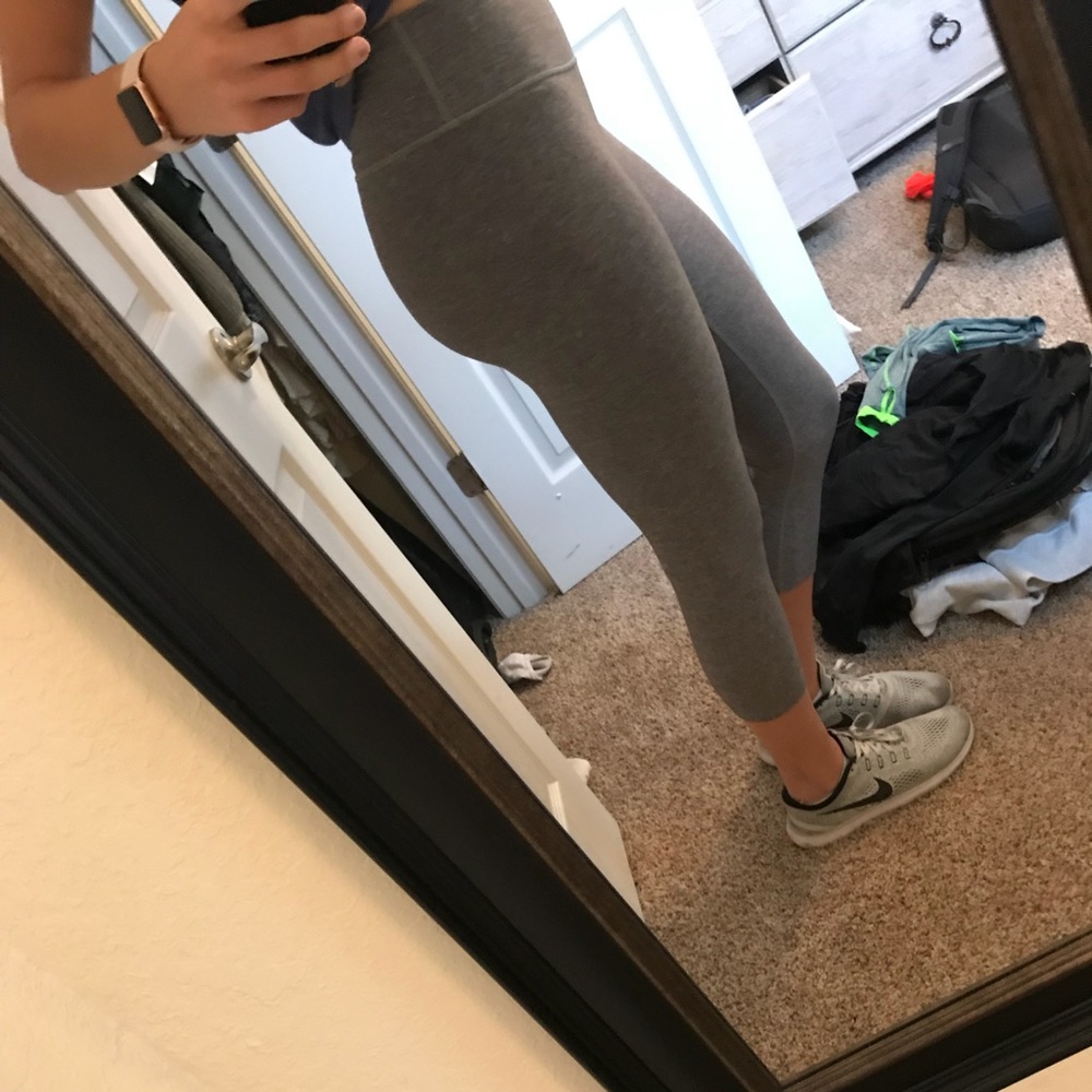 Lululemon Gray Wunder Under Cropped Leggings